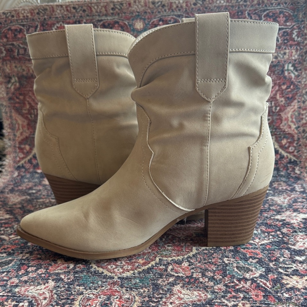 Time and Tru Women's Beige Heeled Boots - Picture 2 of 4